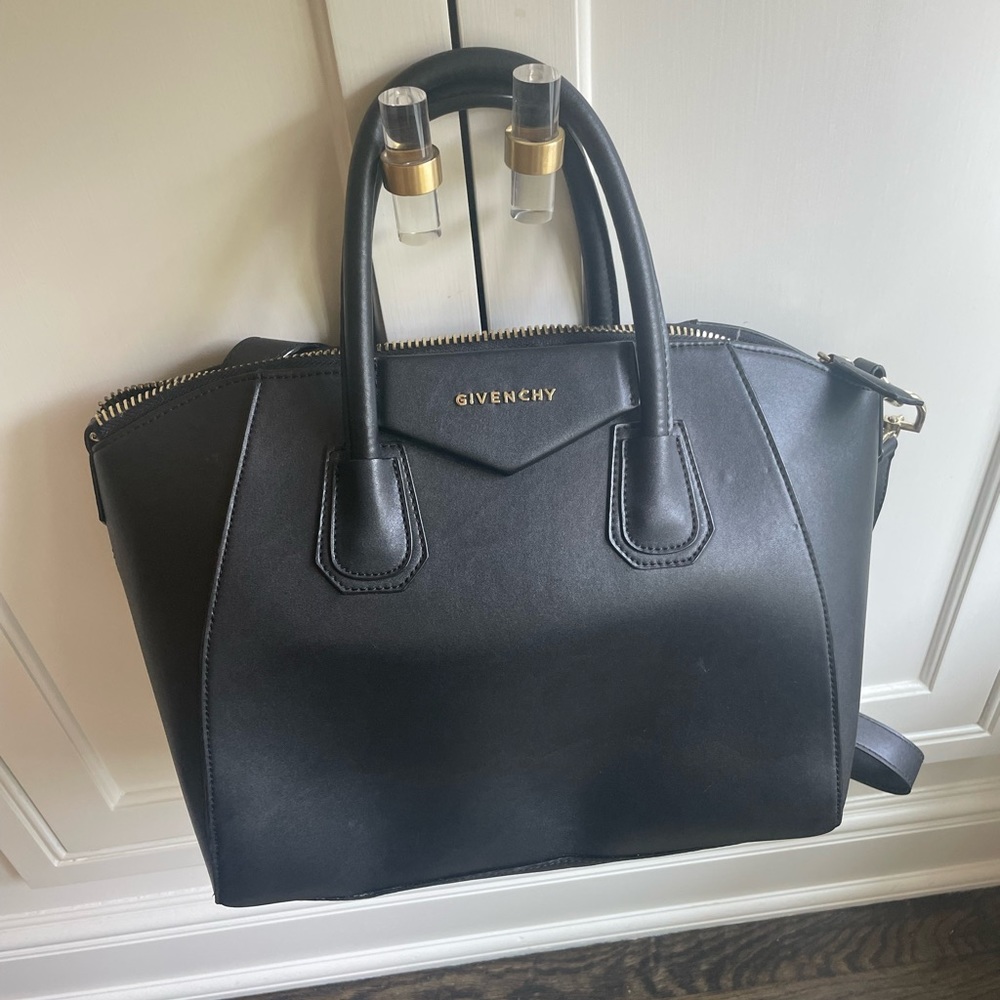 Givenchy Antigona Black Leather Medium Tote Bag